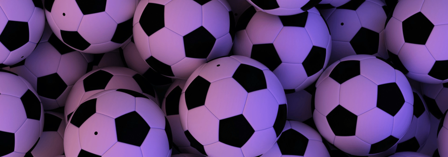 Palloni da calcio in primo piano